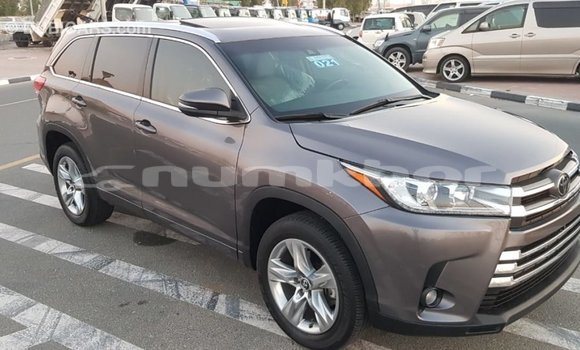 Buy Import Toyota Highlander Other Car in Import - Dubai in Bumthang Buy Import Toyota Highlander Other Car in Import - Dubai in Bumthang