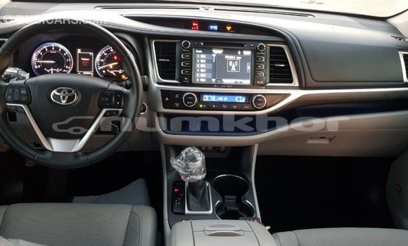 Buy Import Toyota Highlander Other Car in Import - Dubai in Bumthang Buy Import Toyota Highlander Other Car in Import - Dubai in Bumthang