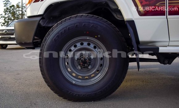 Buy Import Toyota Land Cruiser White Car in Import - Dubai in Bumthang Buy Import Toyota Land Cruiser White Car in Import - Dubai in Bumthang