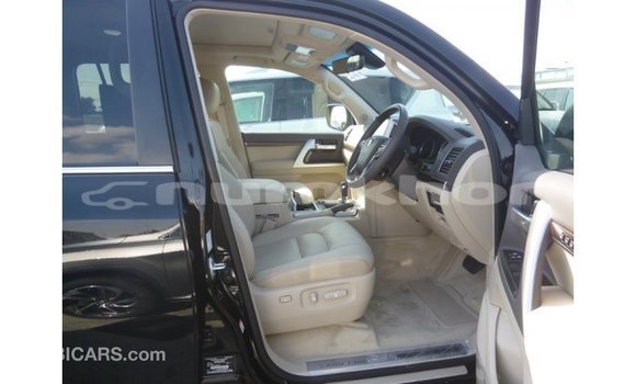 Buy Import Toyota Land Cruiser Black Car in Import - Dubai in Bumthang Buy Import Toyota Land Cruiser Black Car in Import - Dubai in Bumthang