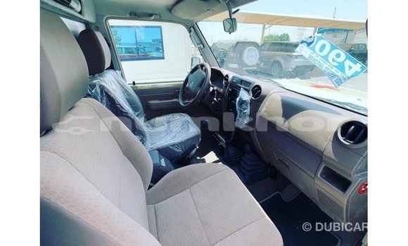 Buy Import Toyota Land Cruiser Beige Car in Import - Dubai in Bumthang Buy Import Toyota Land Cruiser Beige Car in Import - Dubai in Bumthang
