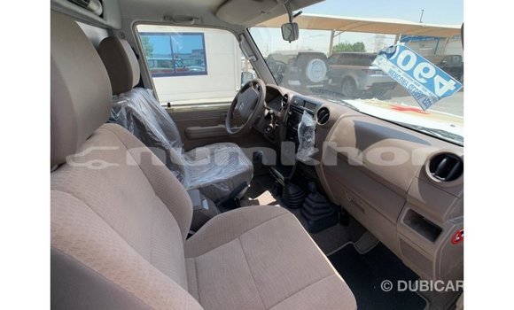 Buy Import Toyota Land Cruiser Beige Car in Import - Dubai in Bumthang Buy Import Toyota Land Cruiser Beige Car in Import - Dubai in Bumthang