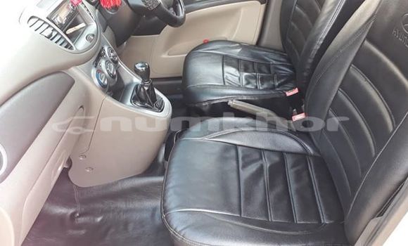 Buy Used Hyundai i10 Silver Car in Thimphu in Timphu Buy Used Hyundai i10 Silver Car in Thimphu in Timphu