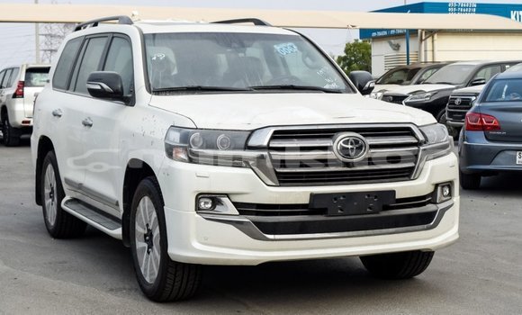 Buy Import Toyota Land Cruiser White Car in Import - Dubai in Bumthang Buy Import Toyota Land Cruiser White Car in Import - Dubai in Bumthang
