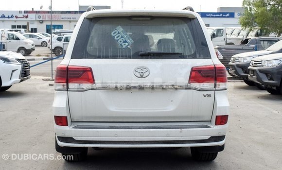 Buy Import Toyota Land Cruiser White Car in Import - Dubai in Bumthang Buy Import Toyota Land Cruiser White Car in Import - Dubai in Bumthang