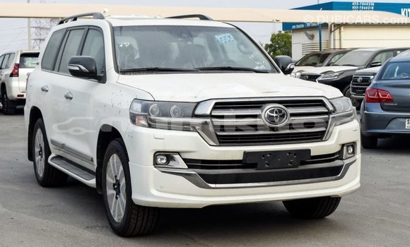 Buy Import Toyota Land Cruiser White Car in Import - Dubai in Bumthang Buy Import Toyota Land Cruiser White Car in Import - Dubai in Bumthang