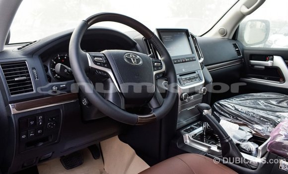 Buy Import Toyota Land Cruiser White Car in Import - Dubai in Bumthang Buy Import Toyota Land Cruiser White Car in Import - Dubai in Bumthang