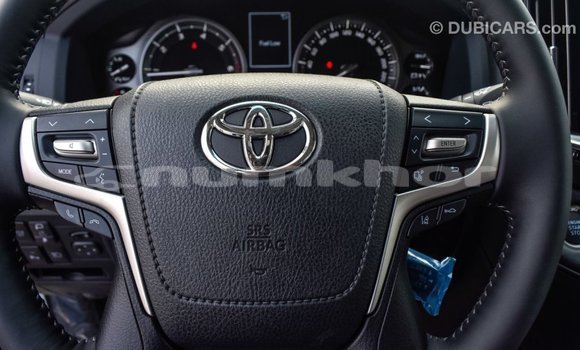 Buy Import Toyota Land Cruiser White Car in Import - Dubai in Bumthang Buy Import Toyota Land Cruiser White Car in Import - Dubai in Bumthang