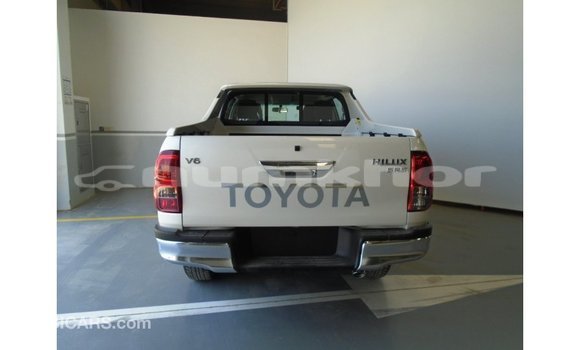 Buy Import Toyota Hilux White Car in Import - Dubai in Bumthang Buy Import Toyota Hilux White Car in Import - Dubai in Bumthang