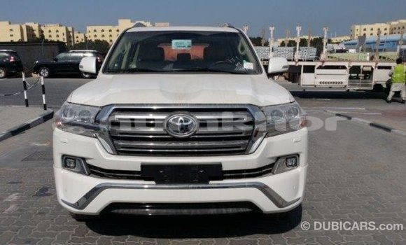 Buy Import Toyota Land Cruiser White Car in Import - Dubai in Bumthang Buy Import Toyota Land Cruiser White Car in Import - Dubai in Bumthang