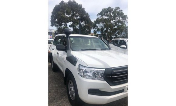 Buy Import Toyota Land Cruiser Black Car in Import - Dubai in Bumthang Buy Import Toyota Land Cruiser Black Car in Import - Dubai in Bumthang