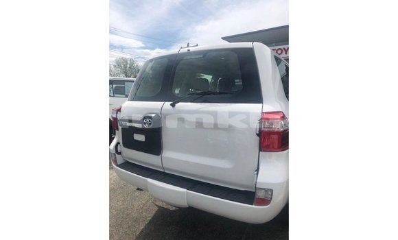 Buy Import Toyota Land Cruiser Black Car in Import - Dubai in Bumthang Buy Import Toyota Land Cruiser Black Car in Import - Dubai in Bumthang