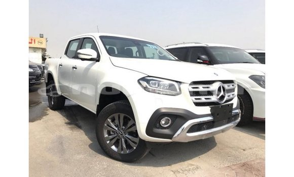 Buy Import Mercedes-Benz 250 White Car in Import - Dubai in Bumthang Buy Import Mercedes-Benz 250 White Car in Import - Dubai in Bumthang