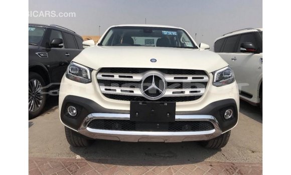 Buy Import Mercedes-Benz 250 White Car in Import - Dubai in Bumthang Buy Import Mercedes-Benz 250 White Car in Import - Dubai in Bumthang