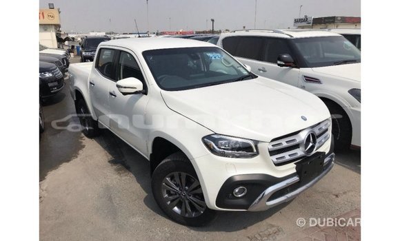 Buy Import Mercedes-Benz 250 White Car in Import - Dubai in Bumthang Buy Import Mercedes-Benz 250 White Car in Import - Dubai in Bumthang