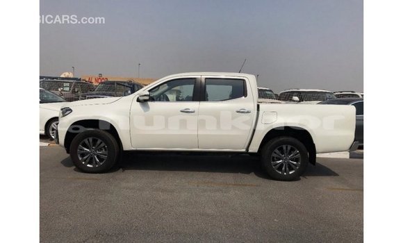 Buy Import Mercedes-Benz 250 White Car in Import - Dubai in Bumthang Buy Import Mercedes-Benz 250 White Car in Import - Dubai in Bumthang