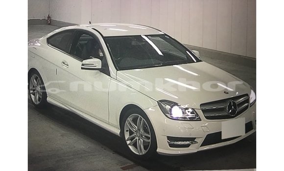 Buy Import Mercedes-Benz 190 White Car in Import - Dubai in Bumthang Buy Import Mercedes-Benz 190 White Car in Import - Dubai in Bumthang