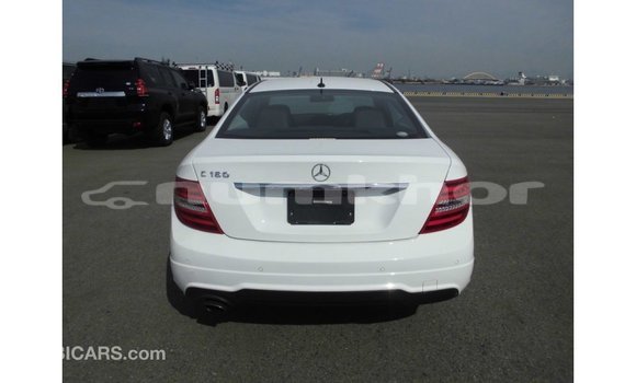 Buy Import Mercedes-Benz 190 White Car in Import - Dubai in Bumthang Buy Import Mercedes-Benz 190 White Car in Import - Dubai in Bumthang