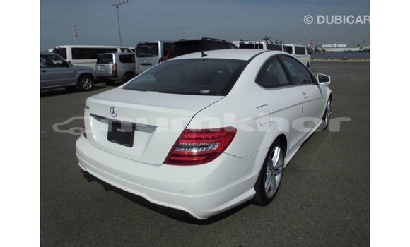 Buy Import Mercedes-Benz 190 White Car in Import - Dubai in Bumthang Buy Import Mercedes-Benz 190 White Car in Import - Dubai in Bumthang