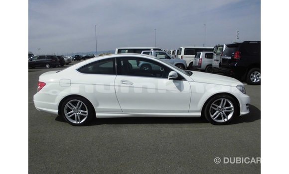 Buy Import Mercedes-Benz 190 White Car in Import - Dubai in Bumthang Buy Import Mercedes-Benz 190 White Car in Import - Dubai in Bumthang