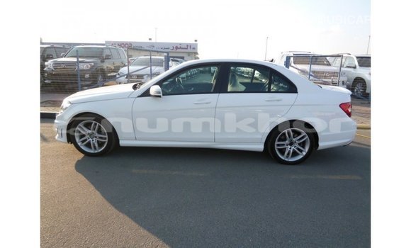 Buy Import Mercedes-Benz 200 White Car in Import - Dubai in Bumthang Buy Import Mercedes-Benz 200 White Car in Import - Dubai in Bumthang