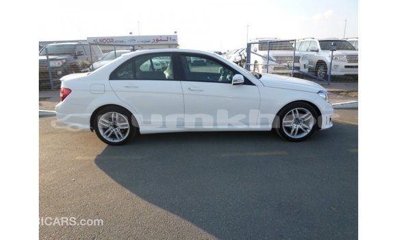 Buy Import Mercedes-Benz 200 White Car in Import - Dubai in Bumthang Buy Import Mercedes-Benz 200 White Car in Import - Dubai in Bumthang