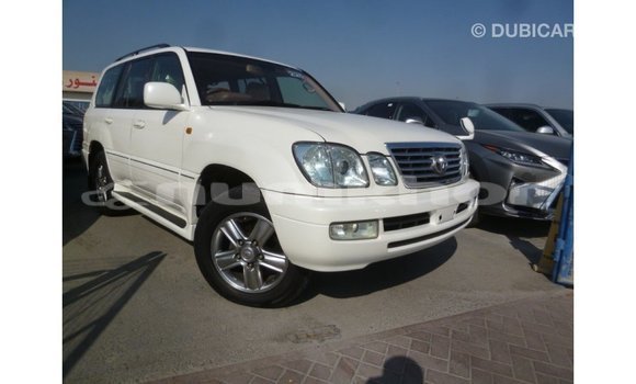 Buy Import Toyota Land Cruiser White Car in Import - Dubai in Bumthang Buy Import Toyota Land Cruiser White Car in Import - Dubai in Bumthang