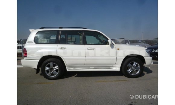 Buy Import Toyota Land Cruiser White Car in Import - Dubai in Bumthang Buy Import Toyota Land Cruiser White Car in Import - Dubai in Bumthang