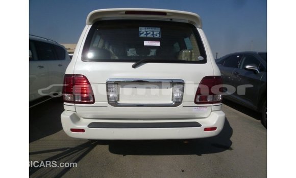 Buy Import Toyota Land Cruiser White Car in Import - Dubai in Bumthang Buy Import Toyota Land Cruiser White Car in Import - Dubai in Bumthang