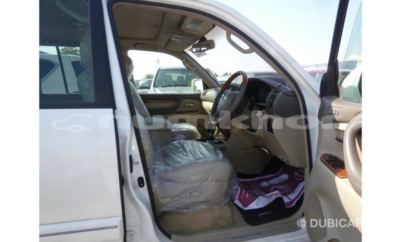 Buy Import Toyota Land Cruiser White Car in Import - Dubai in Bumthang Buy Import Toyota Land Cruiser White Car in Import - Dubai in Bumthang