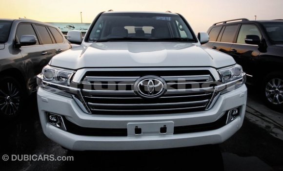 Buy Import Toyota Land Cruiser White Car in Import - Dubai in Bumthang Buy Import Toyota Land Cruiser White Car in Import - Dubai in Bumthang
