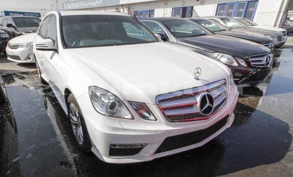 Buy Import Mercedes-Benz 200 White Car in Import - Dubai in Bumthang Buy Import Mercedes-Benz 200 White Car in Import - Dubai in Bumthang