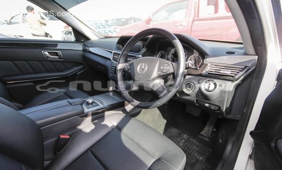 Buy Import Mercedes-Benz 200 White Car in Import - Dubai in Bumthang Buy Import Mercedes-Benz 200 White Car in Import - Dubai in Bumthang