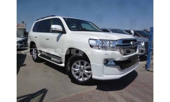 Buy Import Toyota Land Cruiser White Car in Import - Dubai in Bumthang Buy Import Toyota Land Cruiser White Car in Import - Dubai in Bumthang