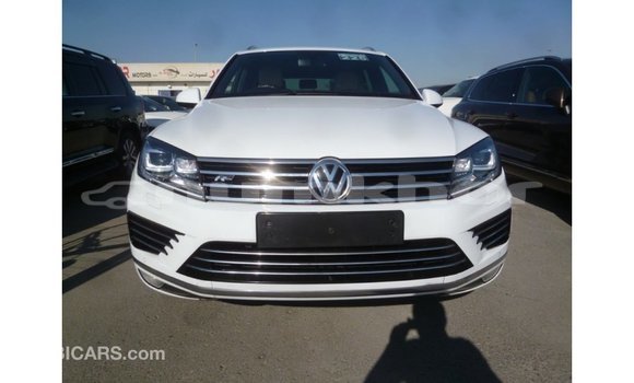 Buy Import Volkswagen Touareg White Car in Import - Dubai in Bumthang Buy Import Volkswagen Touareg White Car in Import - Dubai in Bumthang