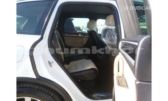 Buy Import Volkswagen Touareg White Car in Import - Dubai in Bumthang Buy Import Volkswagen Touareg White Car in Import - Dubai in Bumthang