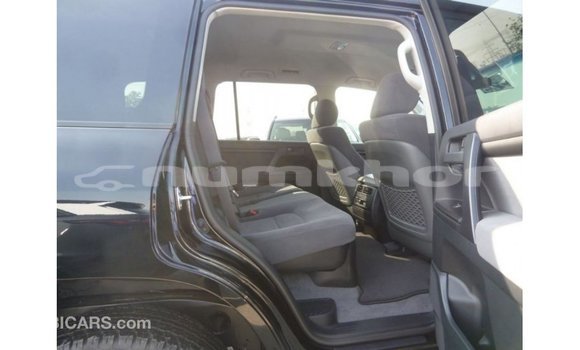 Buy Import Toyota Land Cruiser Black Car in Import - Dubai in Bumthang Buy Import Toyota Land Cruiser Black Car in Import - Dubai in Bumthang