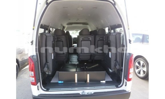 Buy Import Toyota Hiace White Car in Import - Dubai in Bumthang Buy Import Toyota Hiace White Car in Import - Dubai in Bumthang