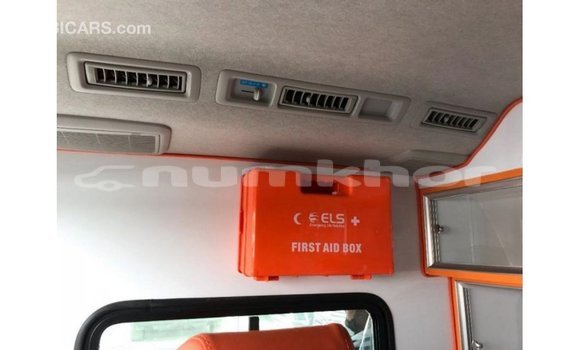 Buy Import Toyota Hiace White Car in Import - Dubai in Bumthang Buy Import Toyota Hiace White Car in Import - Dubai in Bumthang