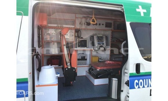 Buy Import Toyota Hiace White Car in Import - Dubai in Bumthang Buy Import Toyota Hiace White Car in Import - Dubai in Bumthang