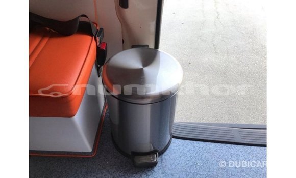 Buy Import Toyota Hiace White Car in Import - Dubai in Bumthang Buy Import Toyota Hiace White Car in Import - Dubai in Bumthang