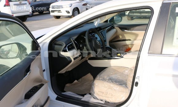 Buy Import Toyota Camry White Car in Import - Dubai in Bumthang Buy Import Toyota Camry White Car in Import - Dubai in Bumthang