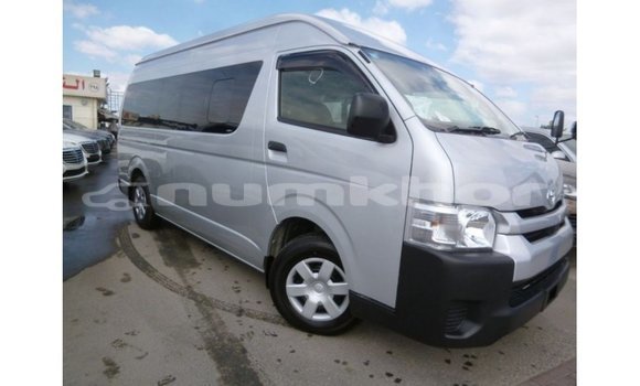 Buy Import Toyota Hiace Other Car in Import - Dubai in Bumthang Buy Import Toyota Hiace Other Car in Import - Dubai in Bumthang