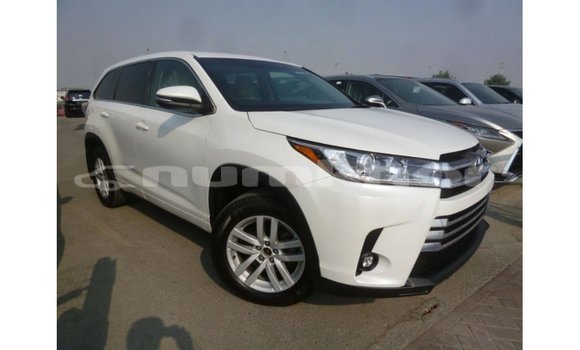 Buy Import Toyota Kluger White Car in Import - Dubai in Bumthang Buy Import Toyota Kluger White Car in Import - Dubai in Bumthang