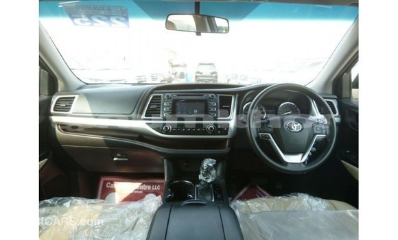 Buy Import Toyota Kluger White Car in Import - Dubai in Bumthang Buy Import Toyota Kluger White Car in Import - Dubai in Bumthang