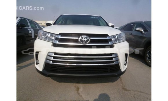 Buy Import Toyota Kluger White Car in Import - Dubai in Bumthang Buy Import Toyota Kluger White Car in Import - Dubai in Bumthang