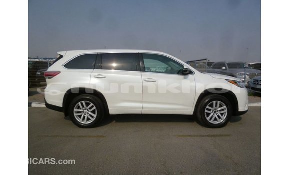 Buy Import Toyota Kluger White Car in Import - Dubai in Bumthang Buy Import Toyota Kluger White Car in Import - Dubai in Bumthang