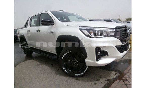 Buy Import Toyota Hilux White Car in Import - Dubai in Bumthang Buy Import Toyota Hilux White Car in Import - Dubai in Bumthang
