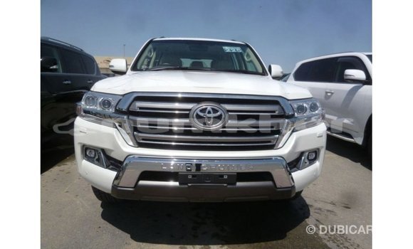 Buy Import Toyota Land Cruiser White Car in Import - Dubai in Bumthang Buy Import Toyota Land Cruiser White Car in Import - Dubai in Bumthang