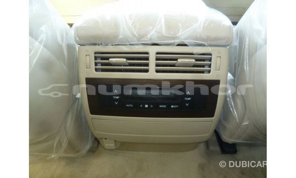 Buy Import Toyota Land Cruiser White Car in Import - Dubai in Bumthang Buy Import Toyota Land Cruiser White Car in Import - Dubai in Bumthang